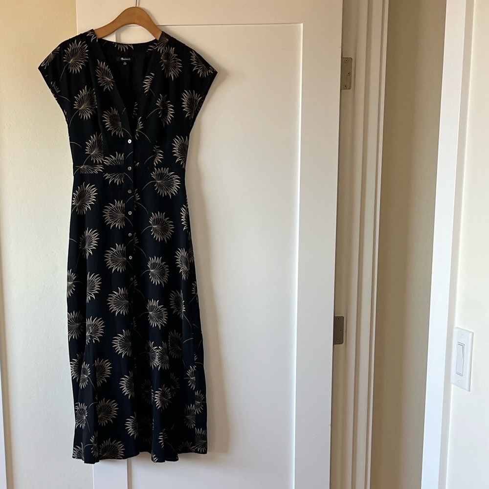 Beautiful Madewell Navy Silk Floral Dress